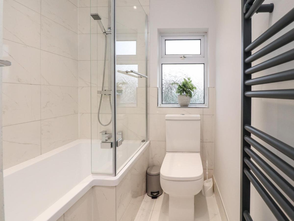 Вилла 37 Nutter Road Кливлис Экстерьер фото